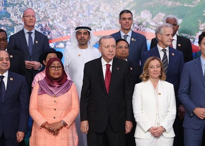 Cumhurbaşkanı Erdoğan G20 Liderler Zirvesi’nde aile fotoğrafına katıldı