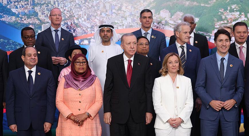 Cumhurbaşkanı Erdoğan G20 Liderler Zirvesi’nde aile fotoğrafına katıldı